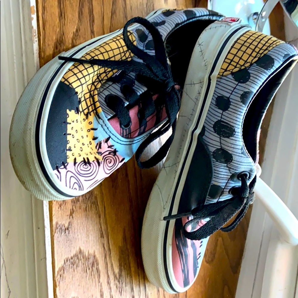 SOLD!!!VANS- Nightmare Before Christmas Edition